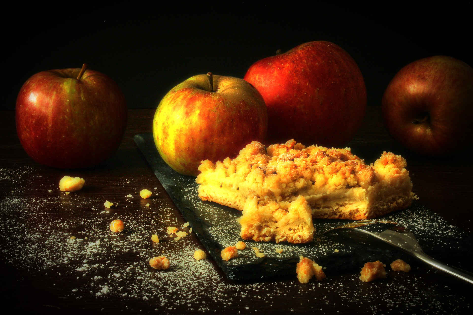 Streusel-Apfelkuchen mit Pudding und Rührteig