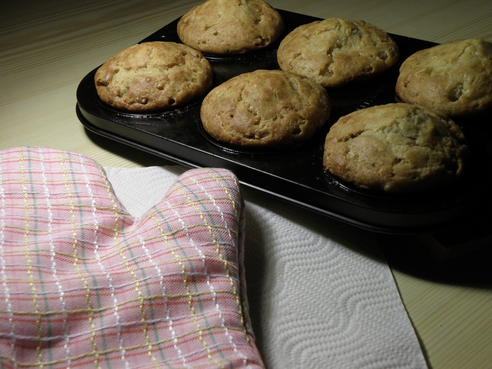 Herzhafte Paprika-Oliven-Feta-Muffins