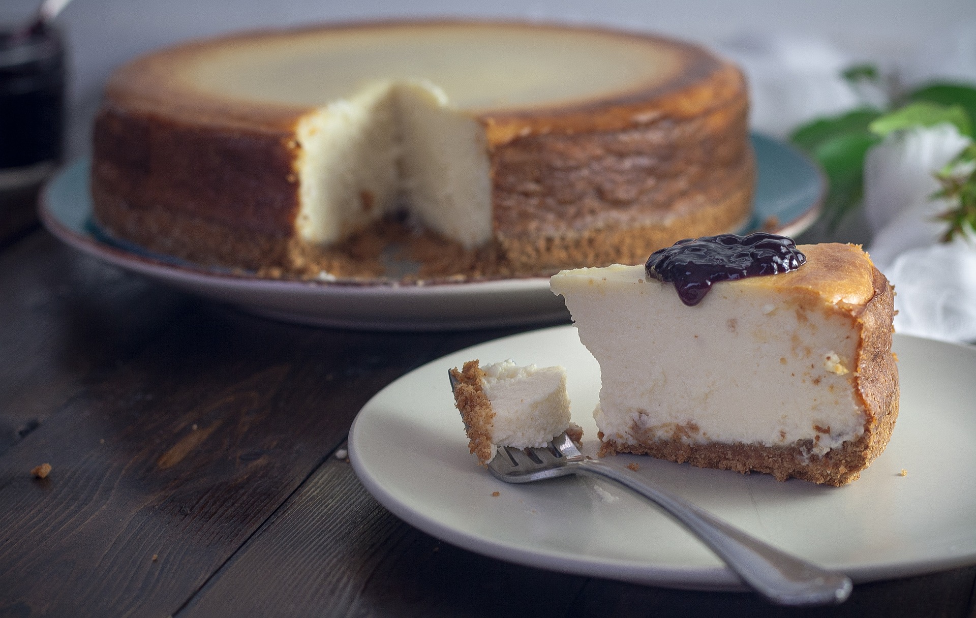 Double Cheesecake mit Karamell- und Schokoguss